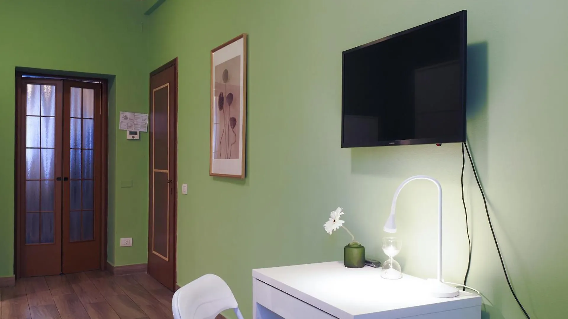 Apartamento Primopiano - Ciaia Milán 0*,  Italia